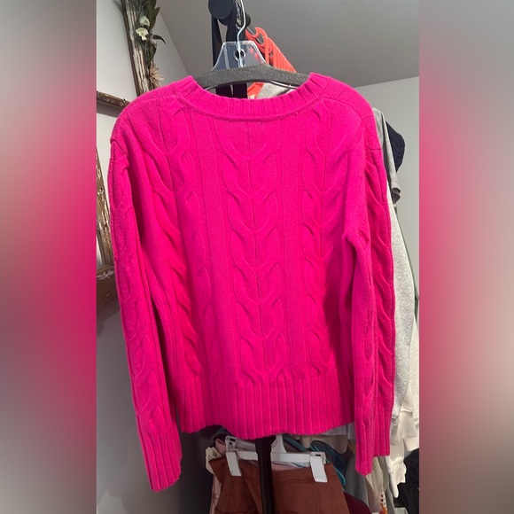 Banana republic sweater - Picture 2 of 3